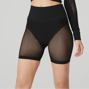 ALO YOGA Seamless Open Air Seamless High-Waist Limitless Open Air Short